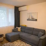 Sea View Apartment *