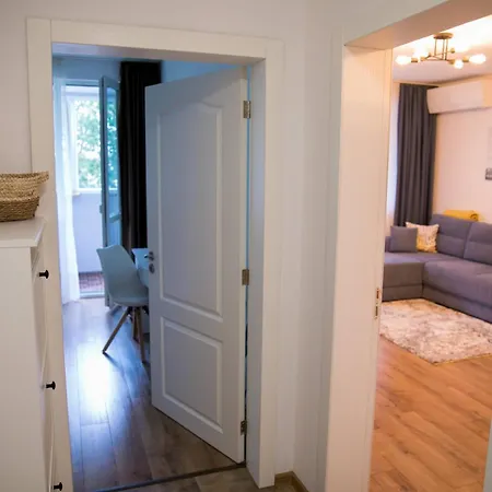 Sea View Apartment *